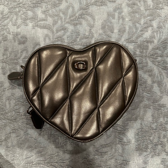 AUTHENTIC Coach Heart Crossbody With Quilting - Picture 6 of 7